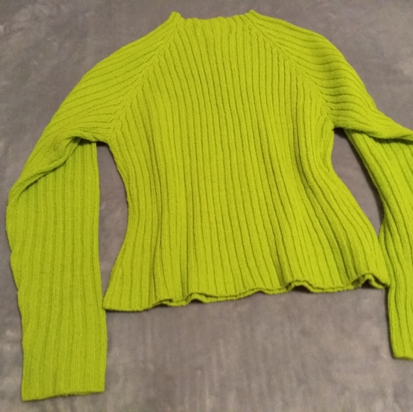 Ribbed Crew Neck Sweater - Picture 3 of 3